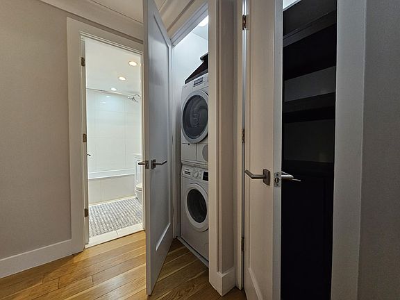 3rd image of 50 W 93rd St APT 4G