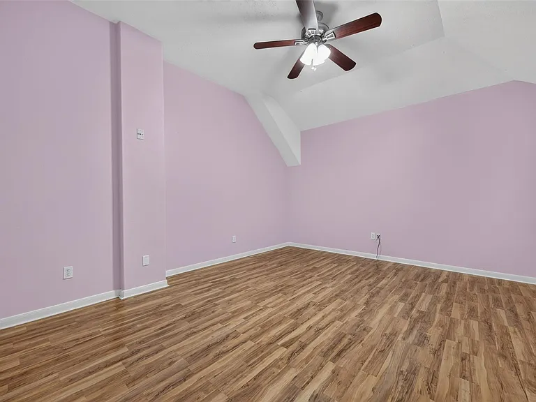 24111 Seventh Heaven — Photo 38