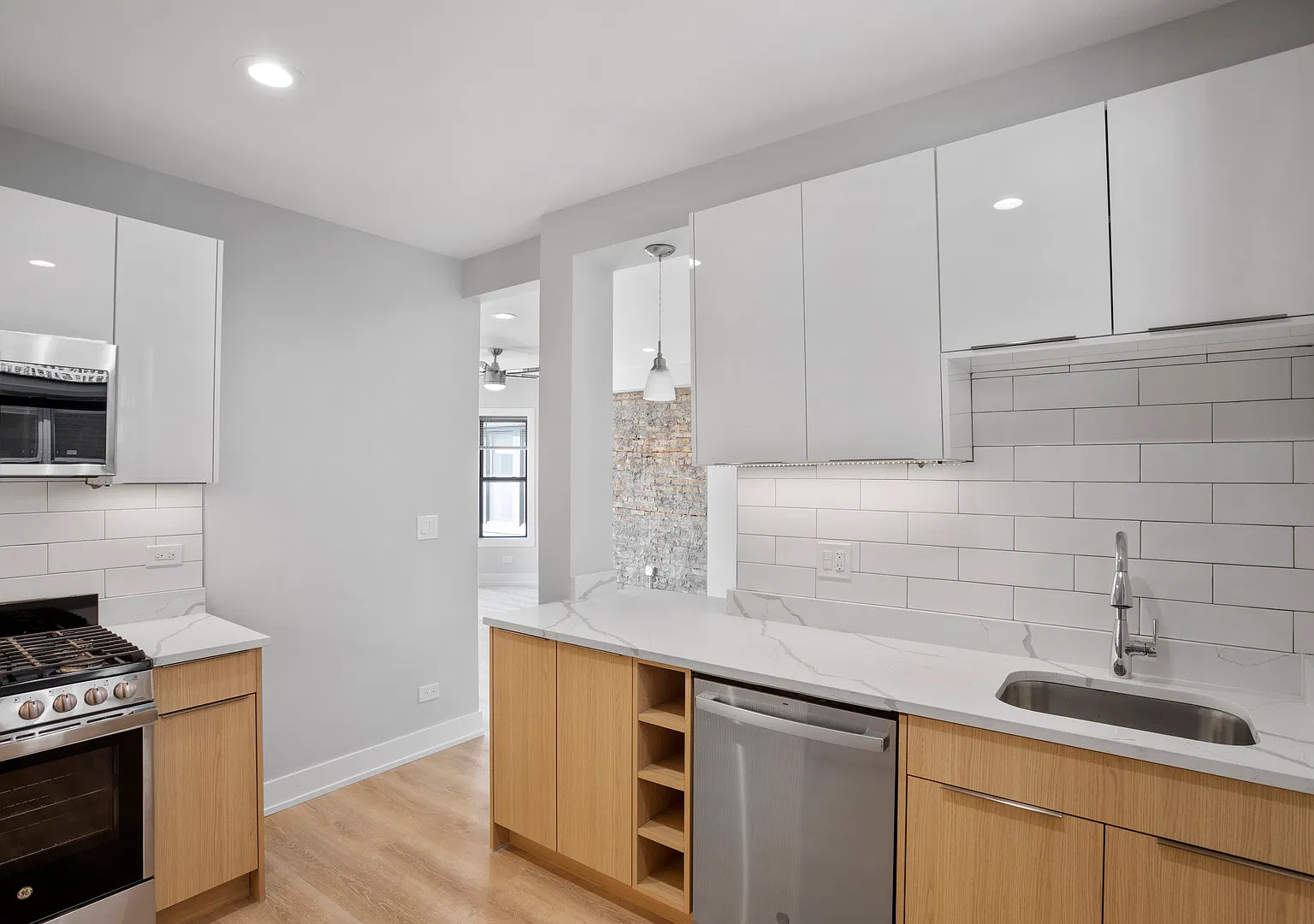 2 bed, $2,212 — Photo 4