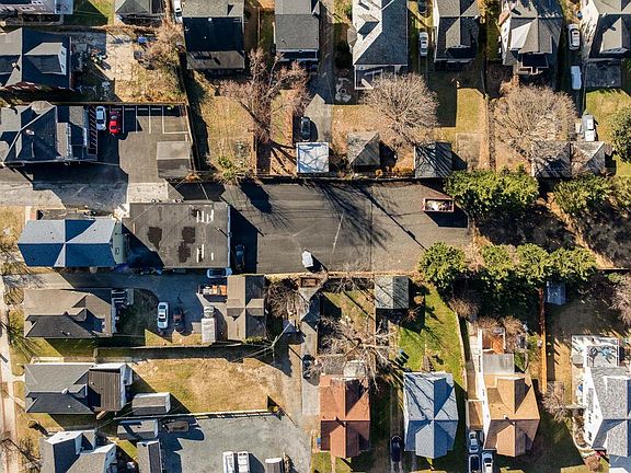 5th image of 4906 Harford Rd