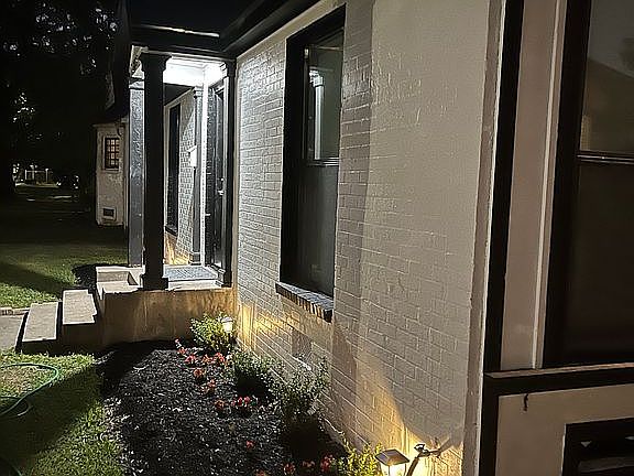 4th image of 3142 Oakdale St