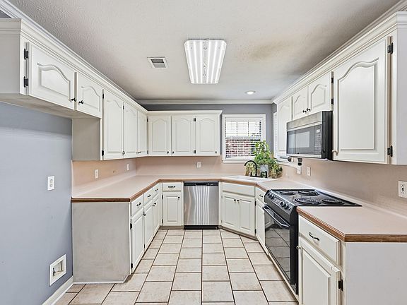5th image of 2145 Dillard Dr