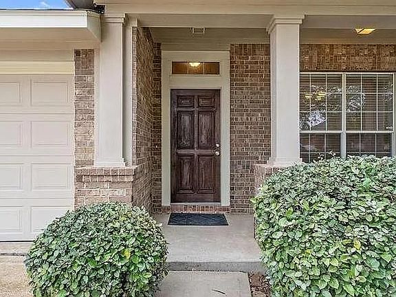 2nd image of 7923 Thorncroft Manor Ln