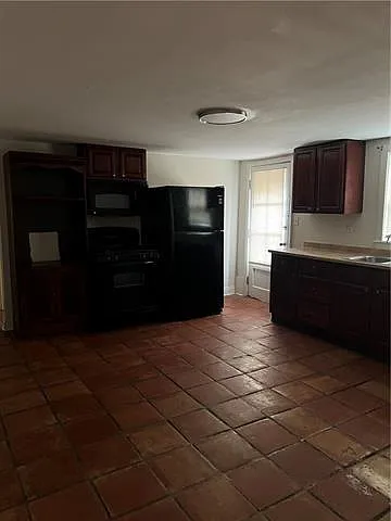 2 bed, 1.0 bath, 1000 sqft, $1,300 — Photo 4