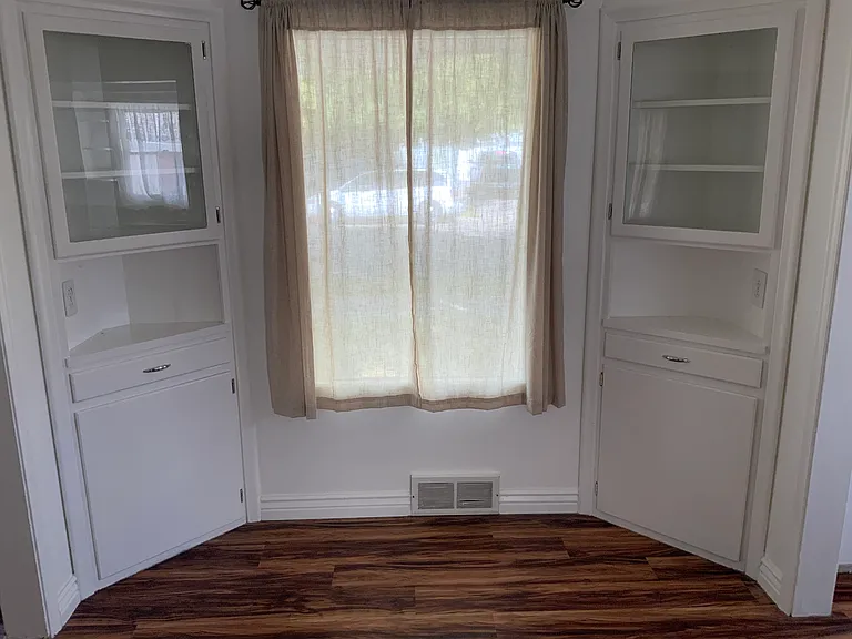 2200 S Lee Ave — Photo 7