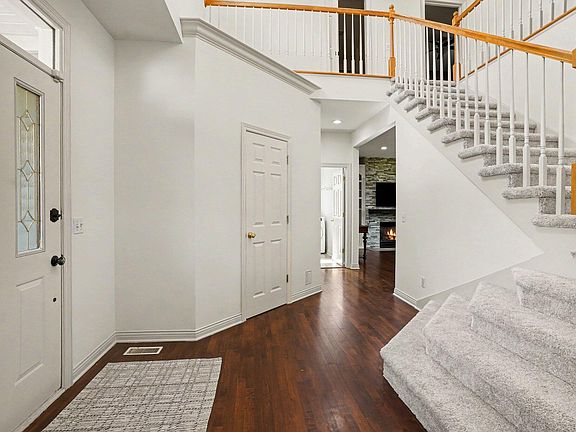 4th image of 3382 Hampstead Ct