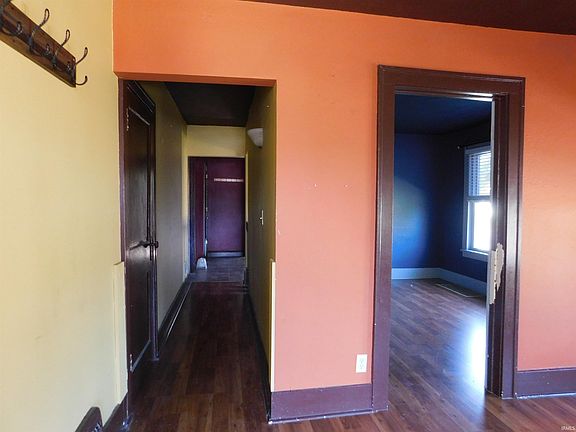 3rd image of 2219 W 6th St