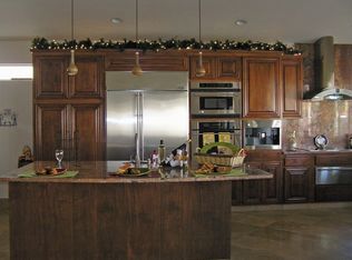 30200 Rim Rock Pl, Canyon Lake, CA 92587