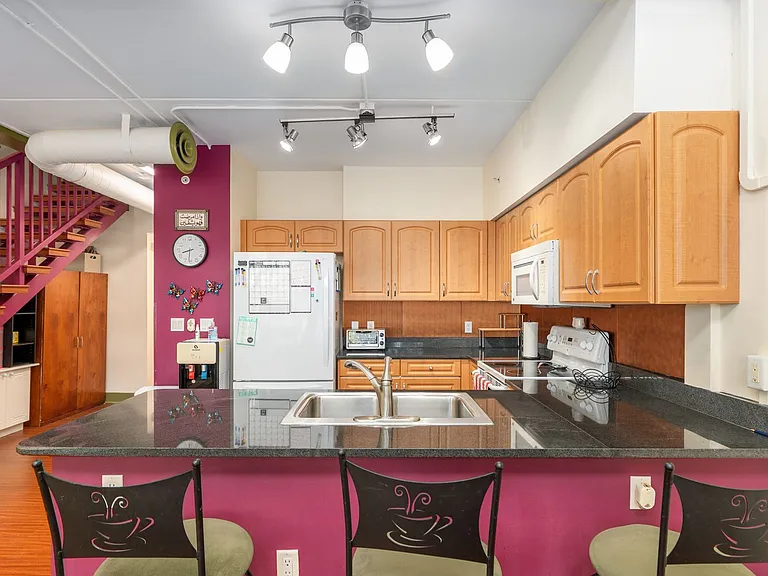 2515 SW 35th Pl #219 — Photo 6