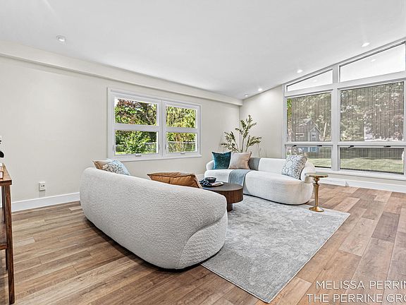 4th image of 1621 Woodcliff Ave SE