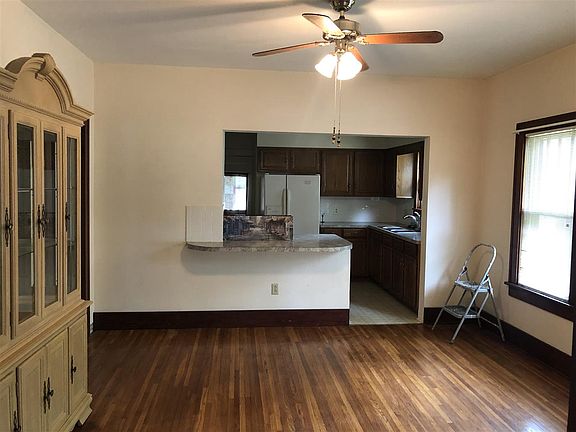 4th image of 801 S B St