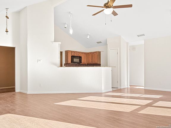 4th image of 6534 Forest Village