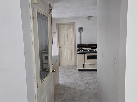 3rd image of 205 Pine St #2