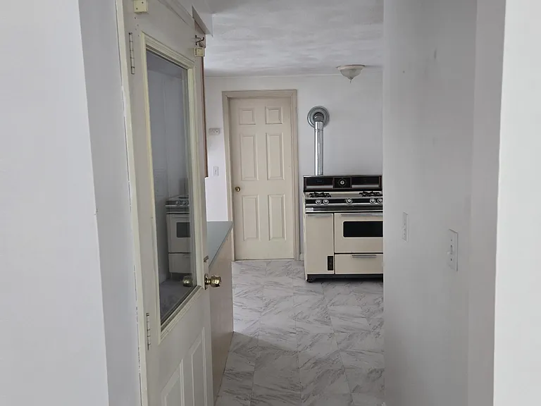 205 Pine St #2 — Photo 3