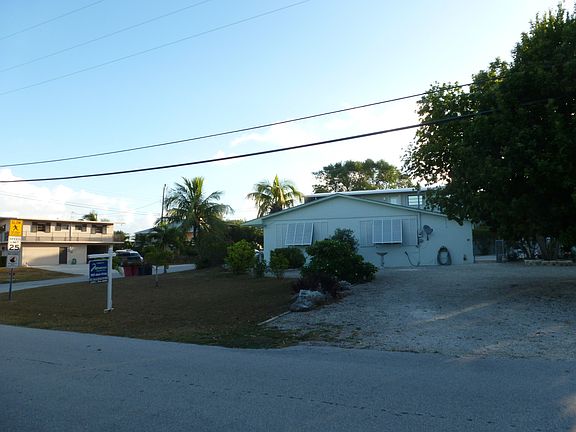 3rd image of 104 Coral Ave