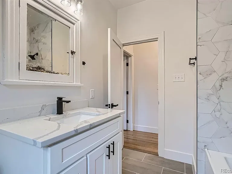 1400 Perry St — Photo 11
