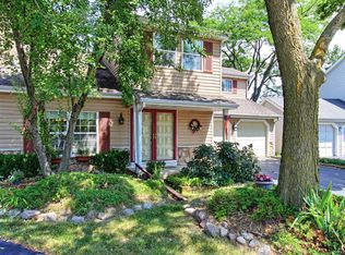 645 Dixon Ct, Gurnee, IL 60031