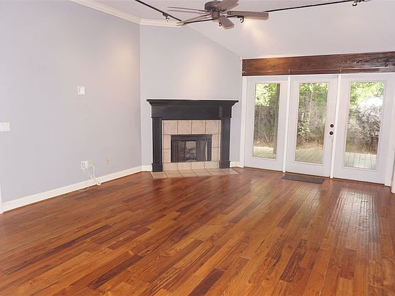 5th image of 104 Keats Ct