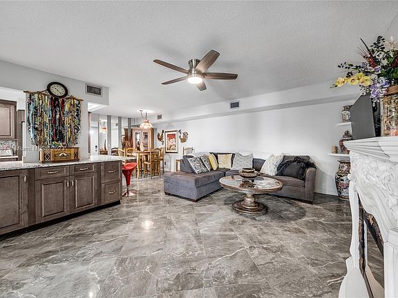 5th image of 1209 S Lakes End Dr #1