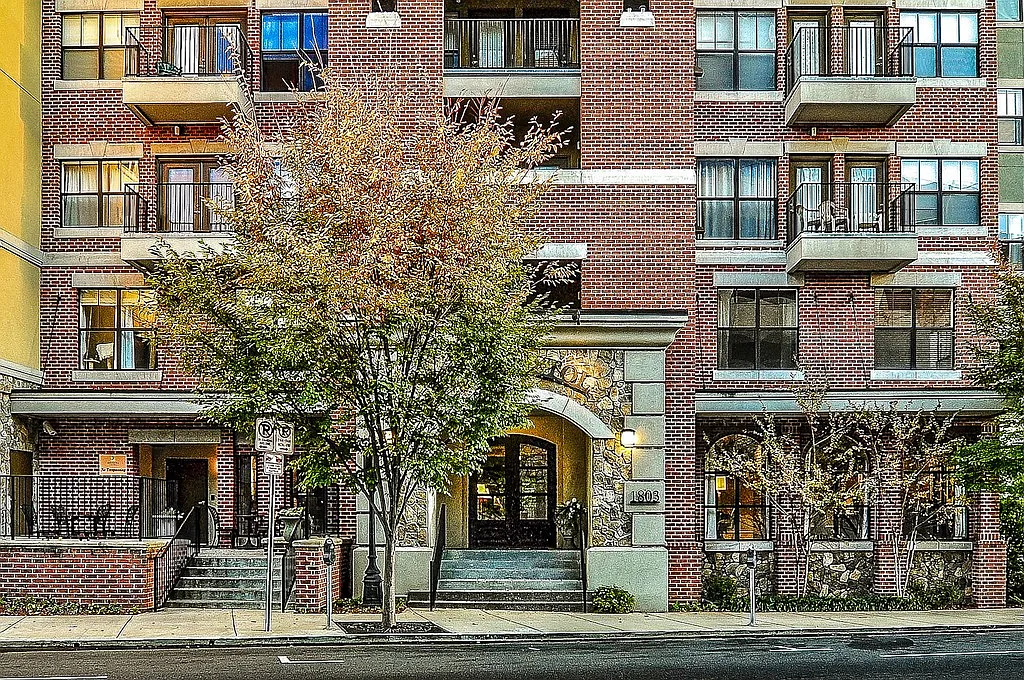 Building Photo - 1803 Broadway #427