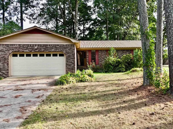 135 Laura Ave, Boaz, AL 35957