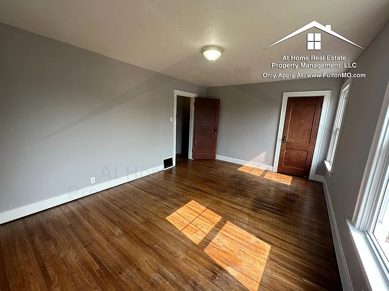 835 Nichols St — Photo 17
