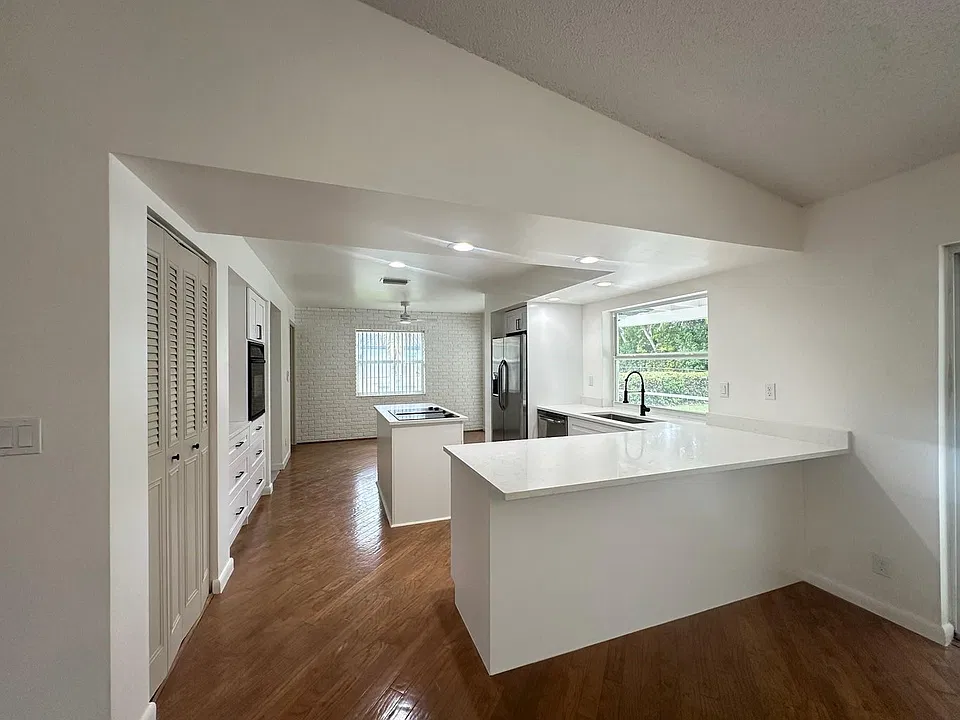 9135 NW 3rd Ct