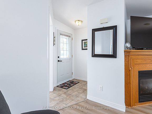 5th image of 152 Concession St W #11-37