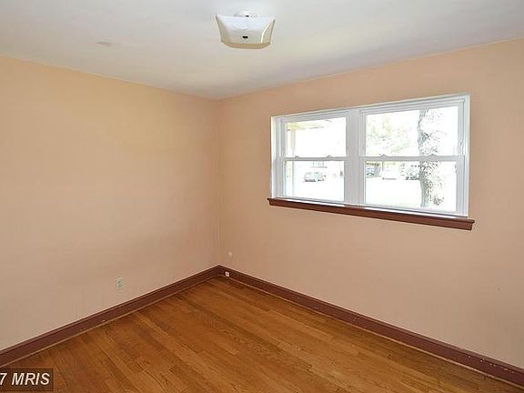 2nd image of 7213 Carol Ln