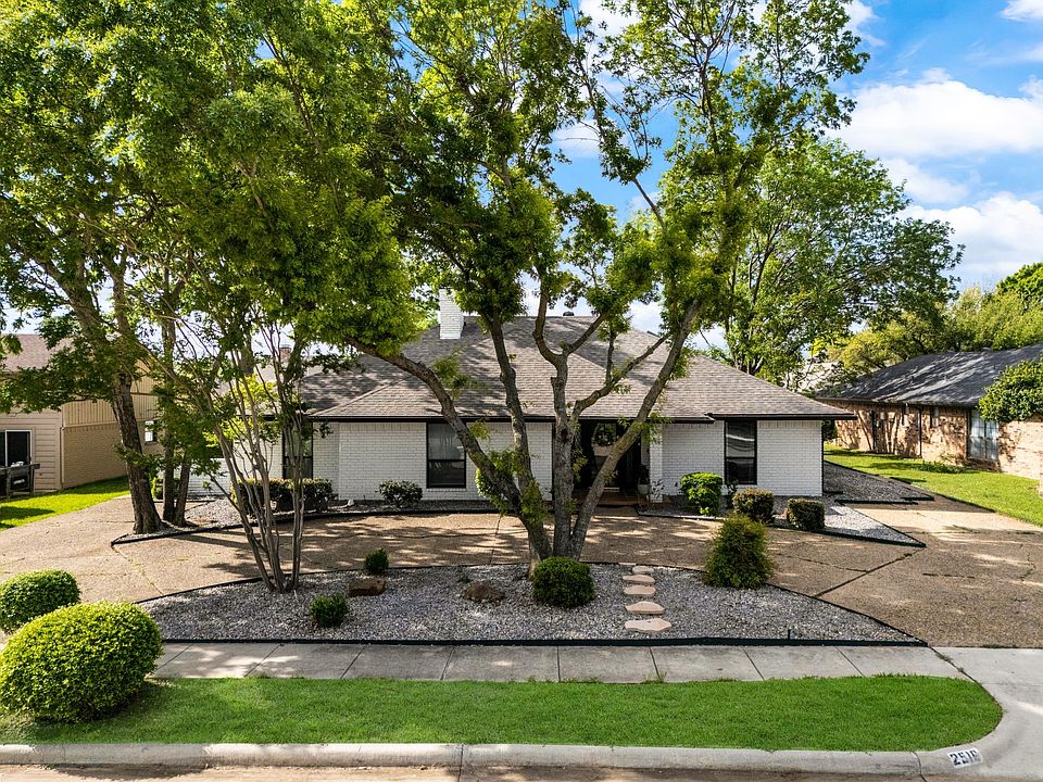 1st image of 2516 Belmont Pl