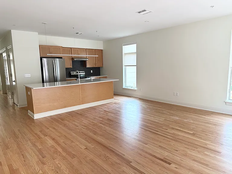386 Grant St #203 — Photo 5