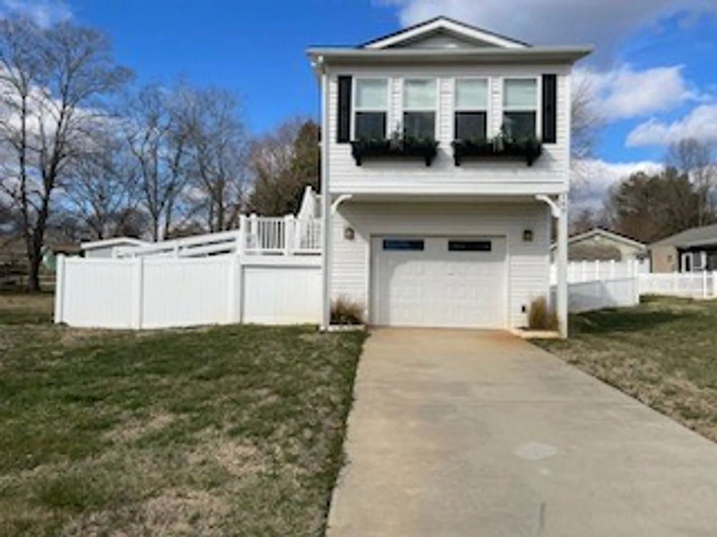 Studio Apartment located in the heart of Mooresville — Photo 1