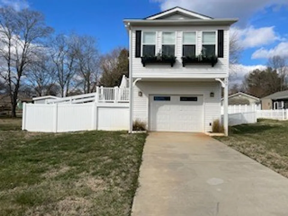160 Mainview Dr