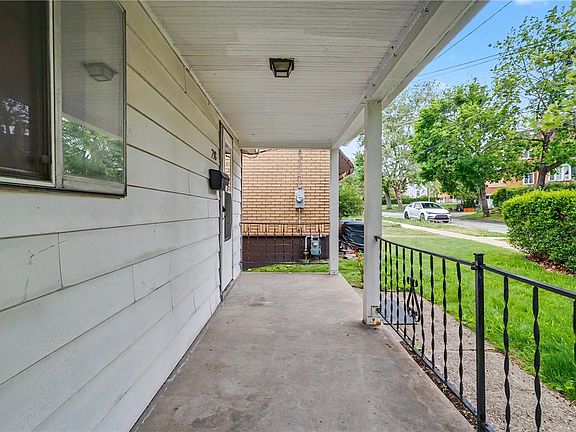 5th image of 218 Vine St