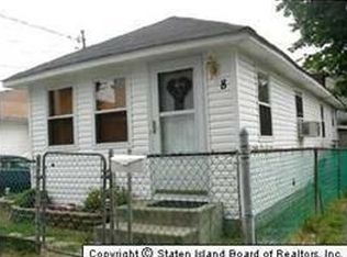 8 Neptune St, Staten Island, NY 10306