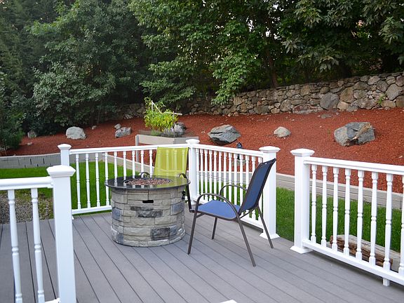 5th image of 35 Roseanna Park Dr