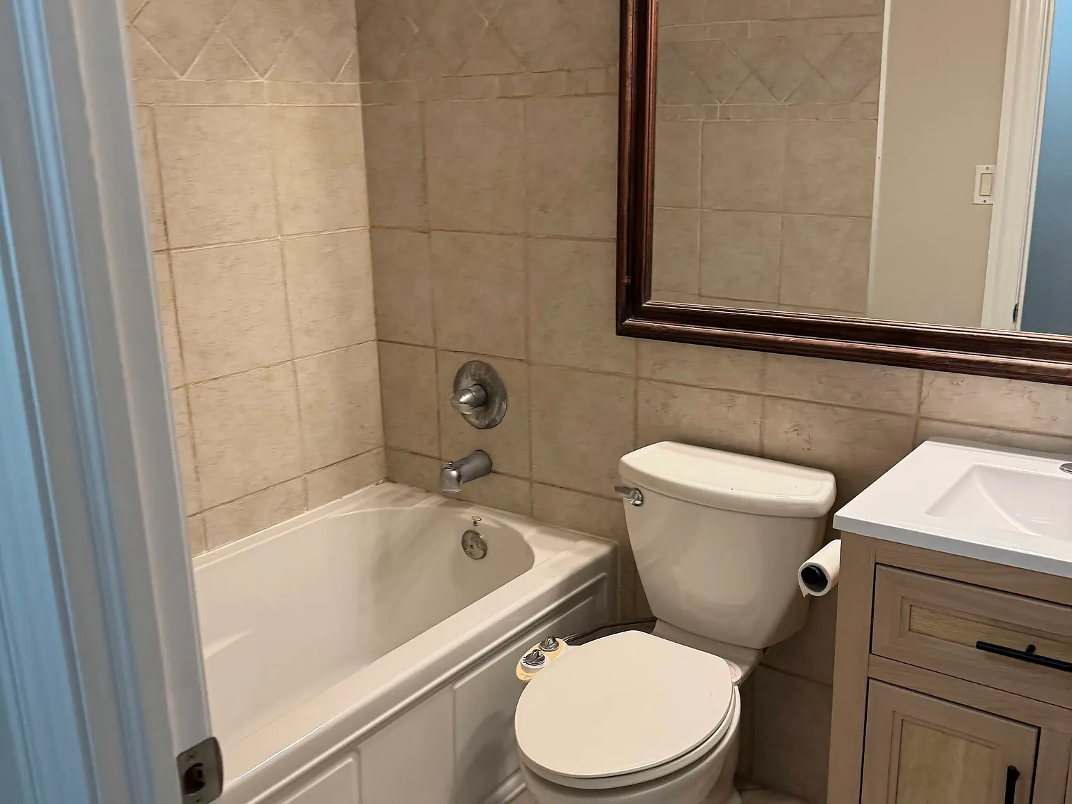2 bed, 1100 sqft, $3,395 — Photo 4