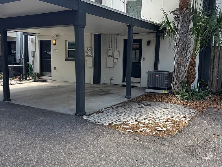 2933 W Santiago St — Photo 12