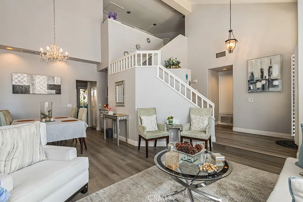 3 bed, 2.5 bath, 1905 sqft, $4,850 — Photo 3