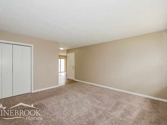 3rd image of 2814 Heatherlea Dr