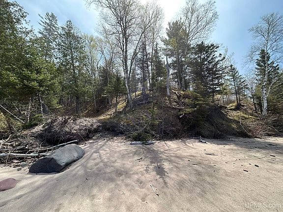 5th image of Lakeshore Dr
