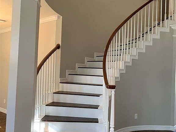 3rd image of 5423 Montbury Ln