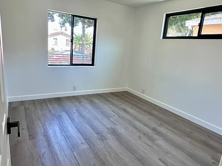 6007 Linden Ave — Photo 2