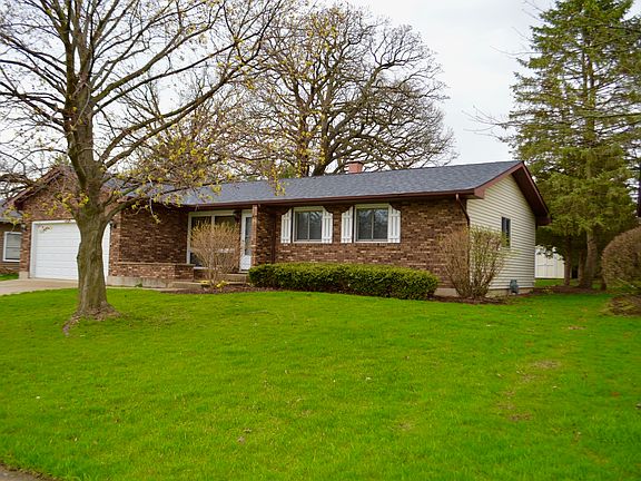 2nd image of 906 Royal Dr