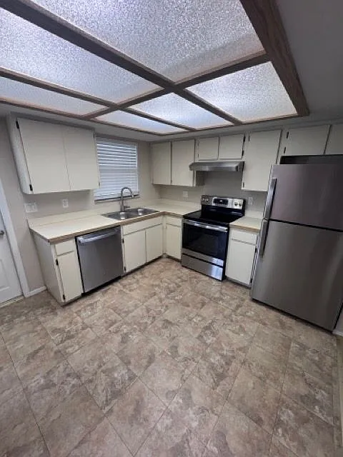 2 bed, 1.0 bath, $1,750 — Photo 4