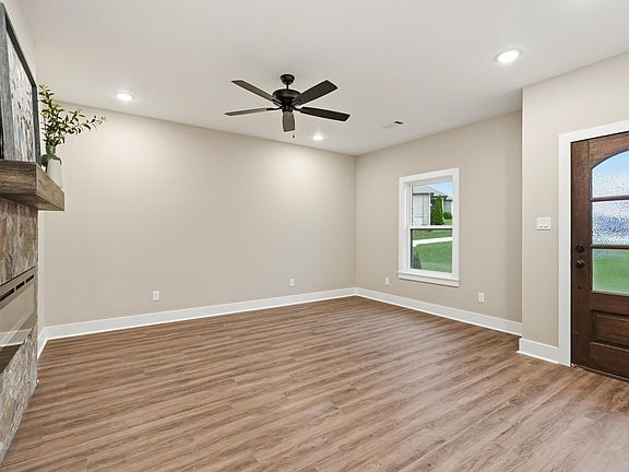 5th image of 2440 Pleasant Willow Dr