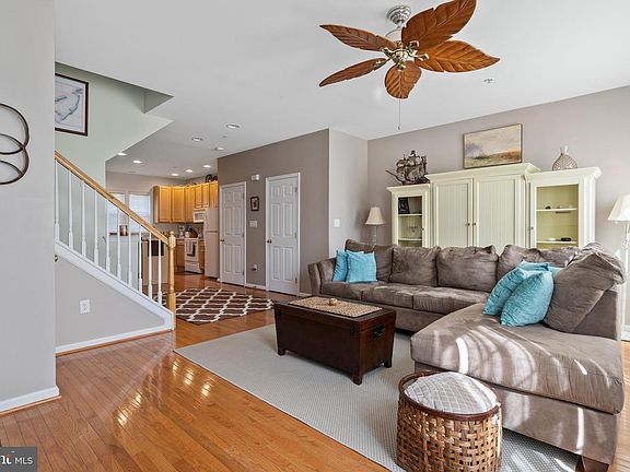 5th image of 26746 Chatham Ln #B212