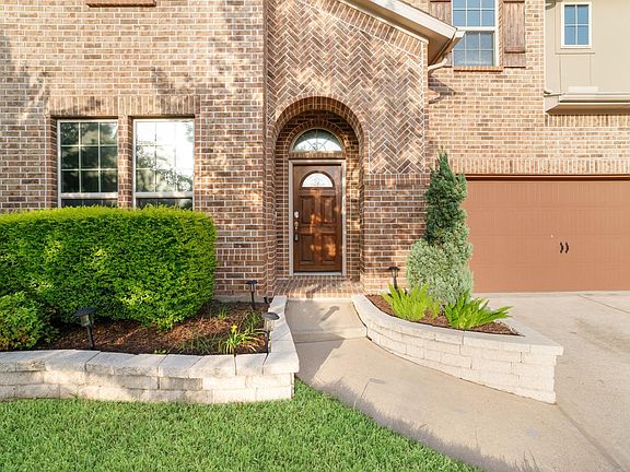 3rd image of 17003 Hinkley Glen Ct
