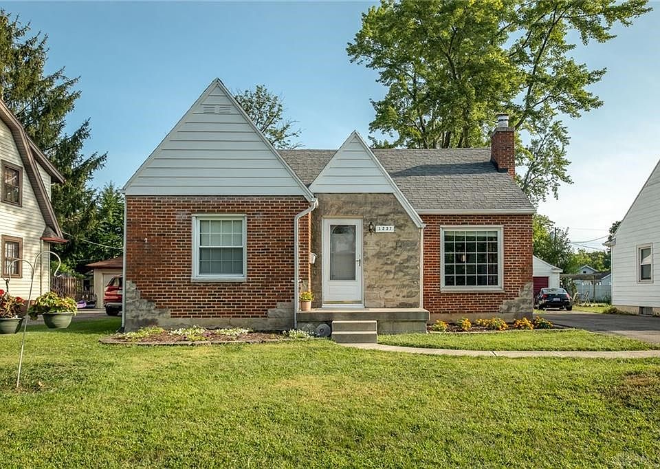 1st image of 1237 Oakdale Ave