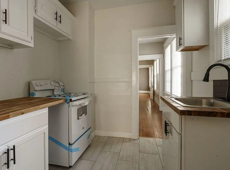 992 Philadelphia St #992 — Photo 9